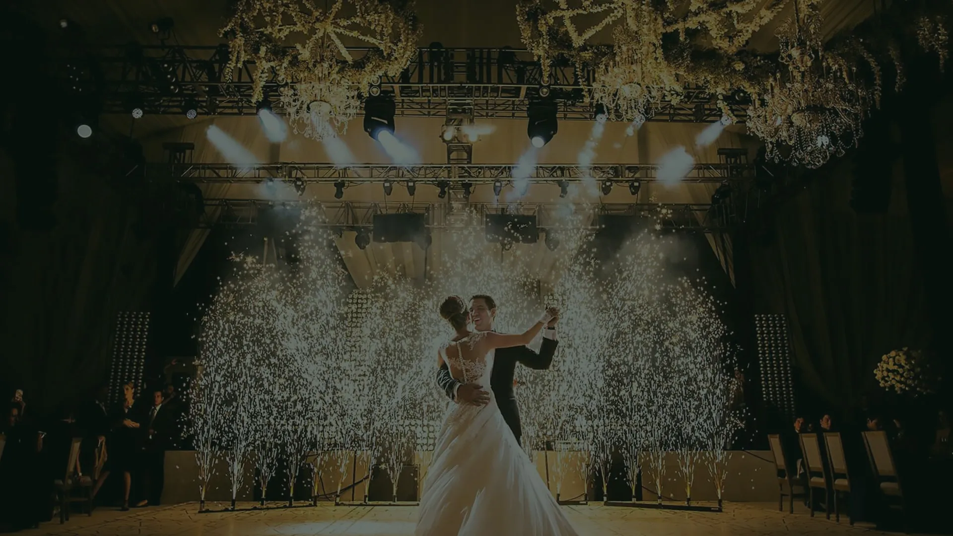 
					Sultan Düğün <br> Sarayı